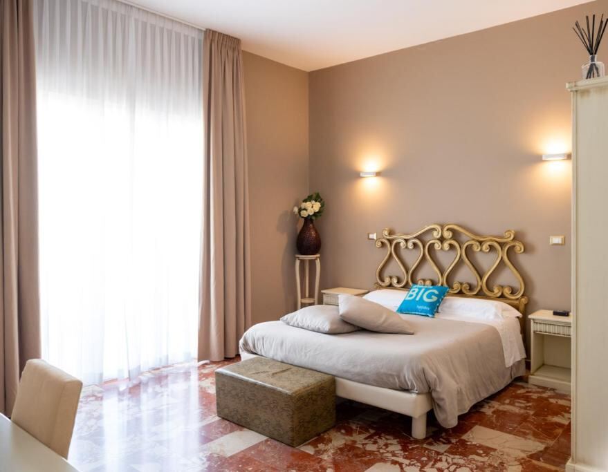 Double room with air conditioning and private bathroom in Porto Cesareo